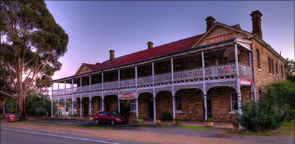 Bethungra Hotel - NSW T (PBH3 00 17389)