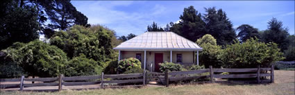 Brickendon Farm Cottage - TAS (PB00 5334)