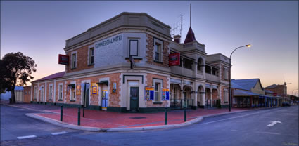 Commercial Hotel - Cowell - SA T (PBH3 00 22495)