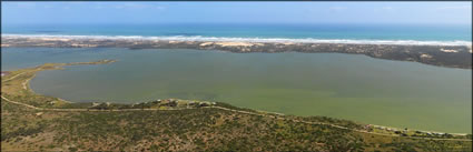 Coorong NP Shacks - SA (PBH3 00 31217)