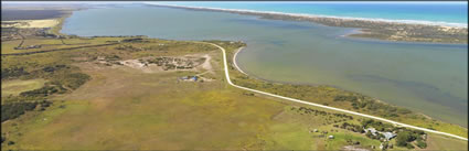 Coorong NP Shacks - SA (PBH3 00 31239)