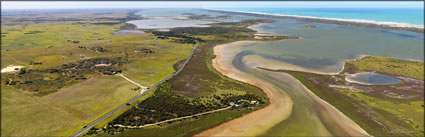 Coorong NP Shacks - SA (PBH3 00 31245)