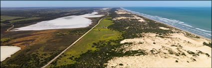 Coorong NP Shacks - SA (PBH3 00 31247)