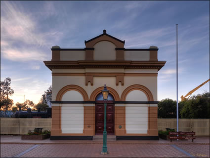 Customs House - Port Pirie - SA SQ (PBH3 00 21379)