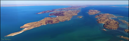 Dolphin Island - Dampier - WA H (PBH3 00 8369)