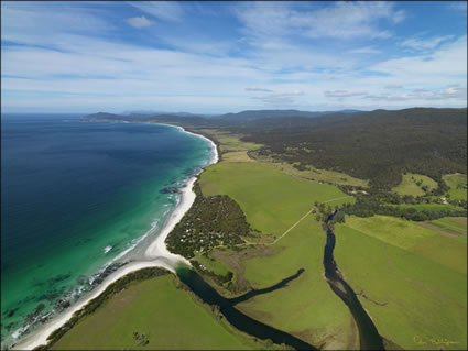 Douglas River - TAS SQ (PBH3 00 1057)