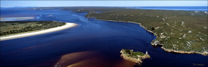 Entrance Islet Lighthouse - TAS (PB00 5388)