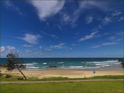 Flynns Beach Port Macquarie SQ (PBH3 00 0156)
