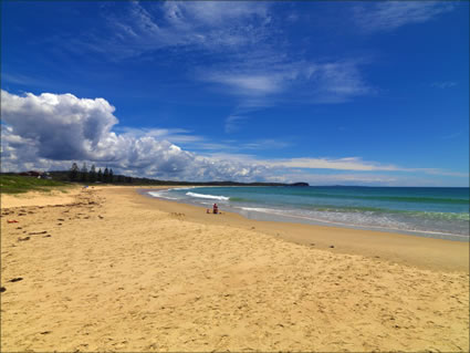 Grants Beach - Laurieton - NSW SQ (PBH3 00 0204)