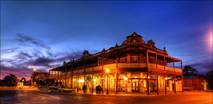 Hotel - Junee - NSW T (PBH3 00 17165)