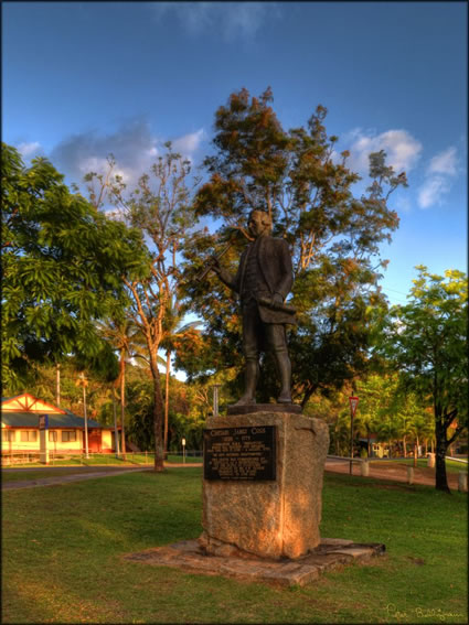 James Cook Statue - QLD SQ (PBH3 00 13276)