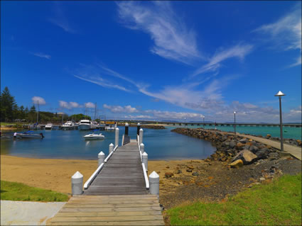 Jetty - Forster - NSW SQ (PBH3 00 0235)