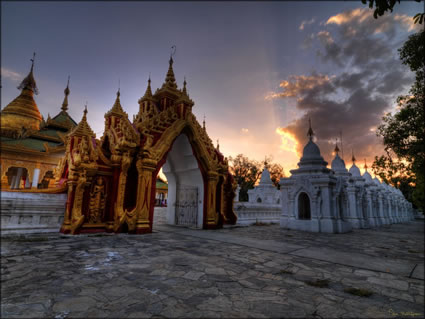 Kuthodaw Paya - Mandalay SQ (PBH3 00 14744)