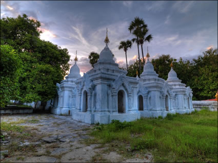 Kuthodaw Paya - Mandalay SQ (PBH3 00 14747)