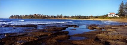 Moffat Beach Rocks - QLD (PB003395).