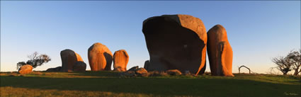 Murphys Haystacks - SA (PBH3 00 3180)