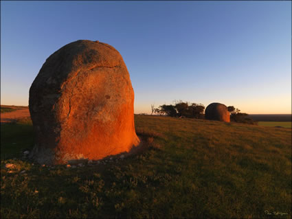 Murphys Haystacks - SA  SQ (PBH3 00 3177)