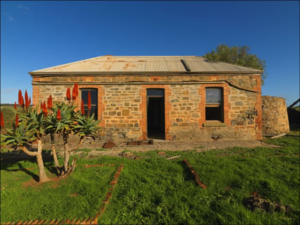 Near Strathalbyn - SA (PBH3 00 3118)