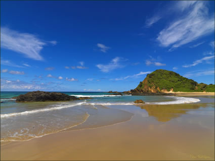 Nobbys Beach Port Macquarie SQ (PBH3 00 0171)