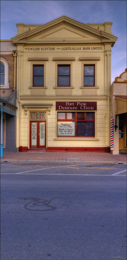 Old Bank - Port Pirie - SA T V (PBH3 00 21370)