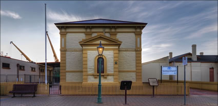 Old Court House - Port Pirie SA T (PBH3 00 21388)