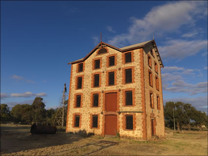 Old Flour Mill - Dongara - WA (PBH3 00 4684)