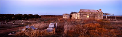 Old House in Vineyards 1 - Mildura VIC