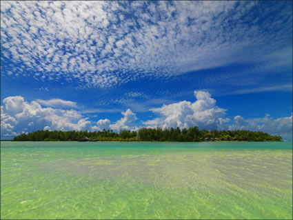 Ootu Beach - Aitutaki SQ (PBH3 00 1302)