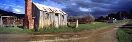 Pickers Hut - Hartzview Vineyard - TAS (PB00 5676)