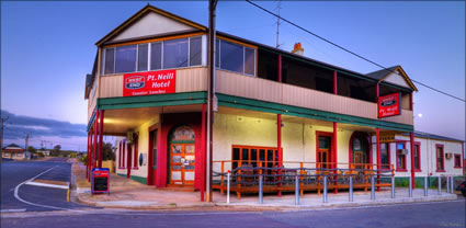 Port Neill Hotel - SA T (PBH3 00 22596)