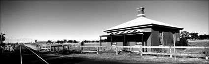 Post N Rail Black and White - NSW