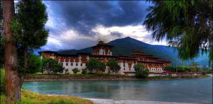 Punakha Dzong T (PBH3 00 24196)