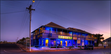 Purple Pub - Normanton QLD T (PBH3 00 12802)