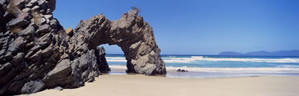 Rock Arch - Bruny Island - TAS (PB00 5212)