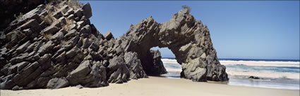 Rock Arch - Bruny Island - TAS (PB00 5213)