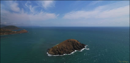 Rocky Island - Cooktown - QLD (PBH3 00 13240)