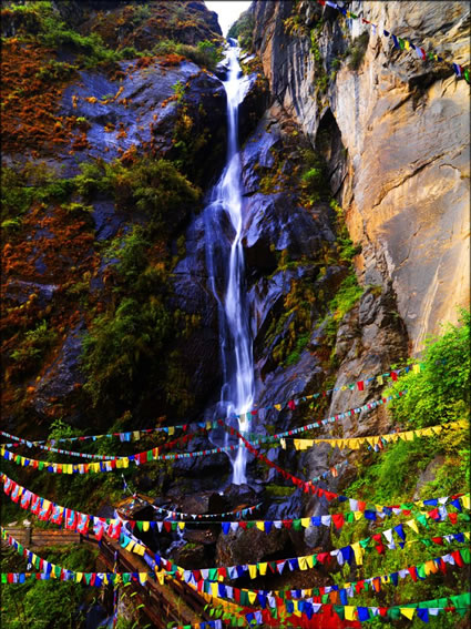 Shekarchu Waterfall - SQ V (BH3 00 24439)