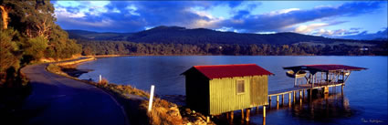 Snug Boat Shed Close - TAS  (PB00 4367)