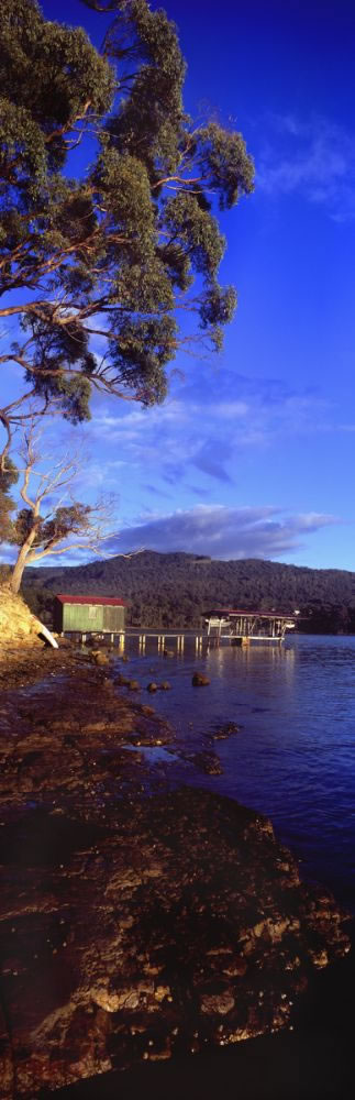 Snug Boat Shed Vertical - TAS  (PB00 4369)