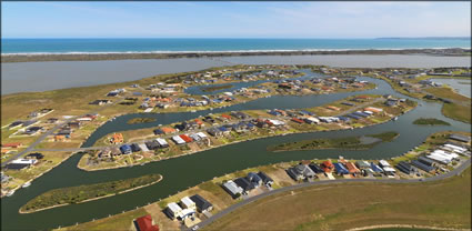 The Marina - Hindmarsh Is - SA T (PBH3 00 30919)