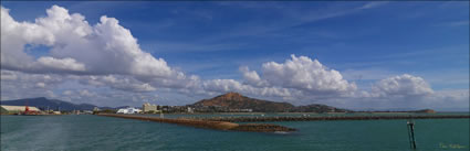 Townsville from Ocean - QLD (PBH3 00 2416)